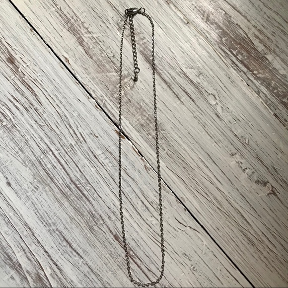 Small Chain-Free w/ bundle - Picture 2 of 3